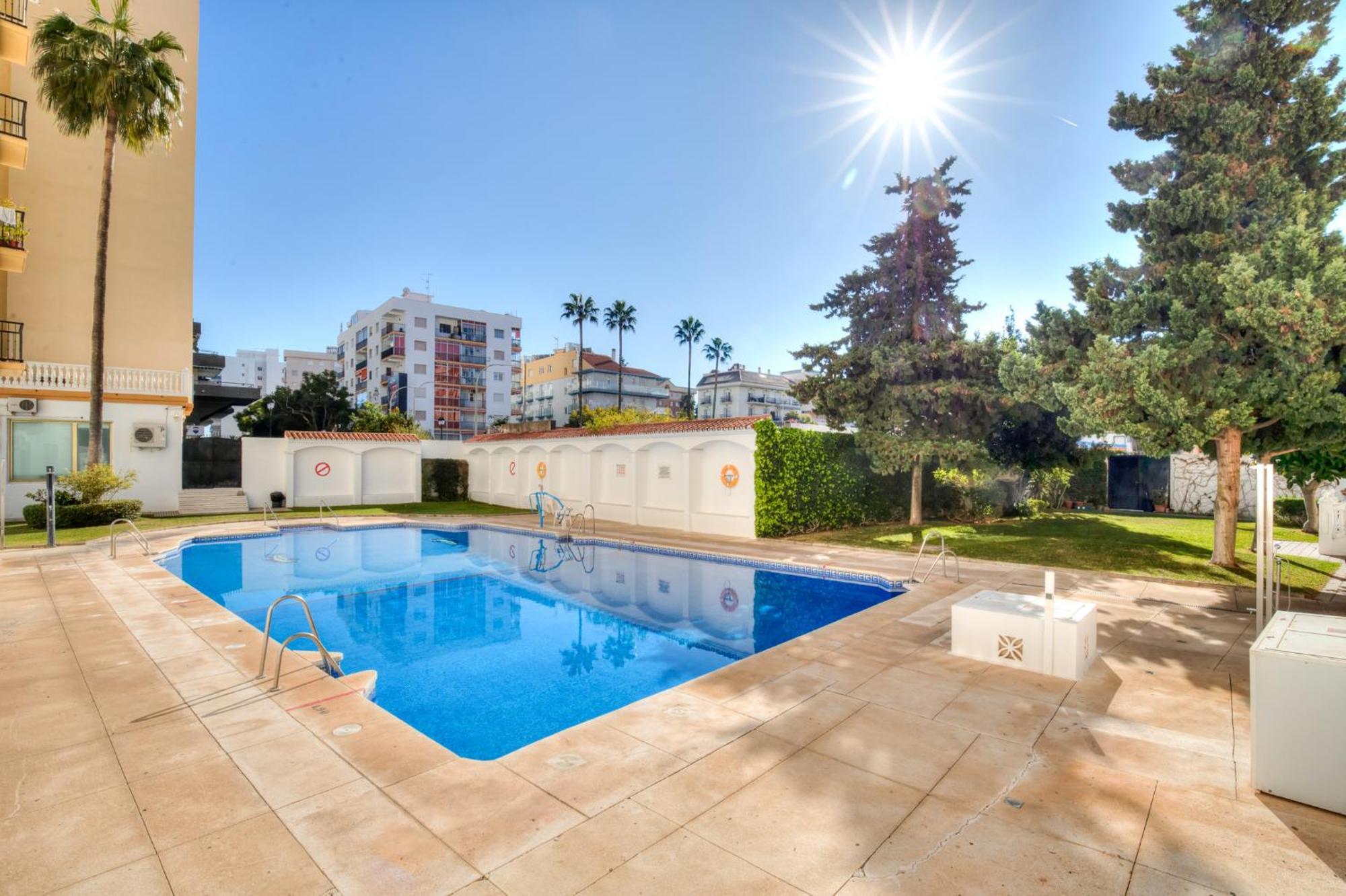 Solana Lindamar Apartment Фуeнхирола Екстериор снимка